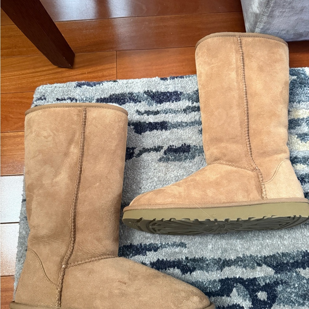 Ugg classic tan chestnut suede boots